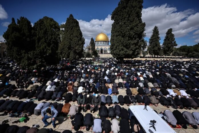 despite-tight-israeli-restrictions,-about-100,000-palestinians-pray-at-al-aqsa-for-2nd-friday-of-ramadan